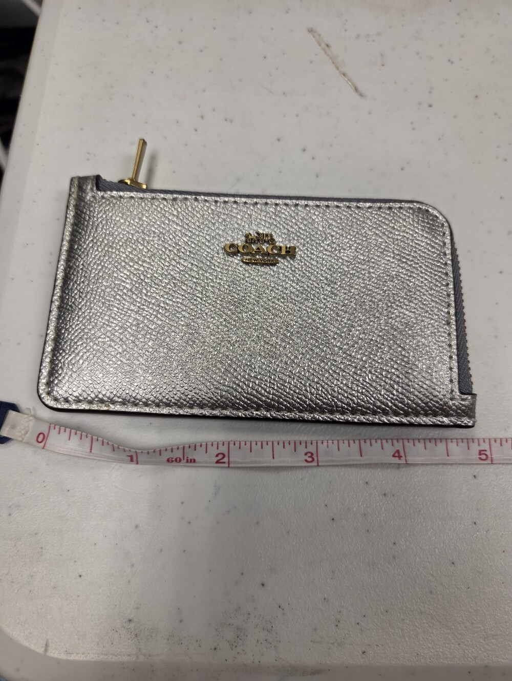 Coach Metallic Silver Leather Zip Card Case Coin Purse Wallet - Picture 5 of 6